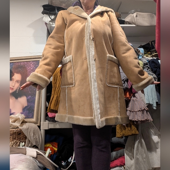 Tally-ho faux suede and Sherpa coat - Picture 8 of 8